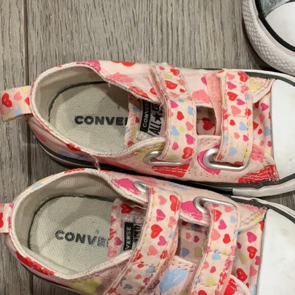 Lot of 2 Converse Heart Pink Gray All Star Converse Velcro Sneakers Size 6 and 7 - Picture 2 of 15